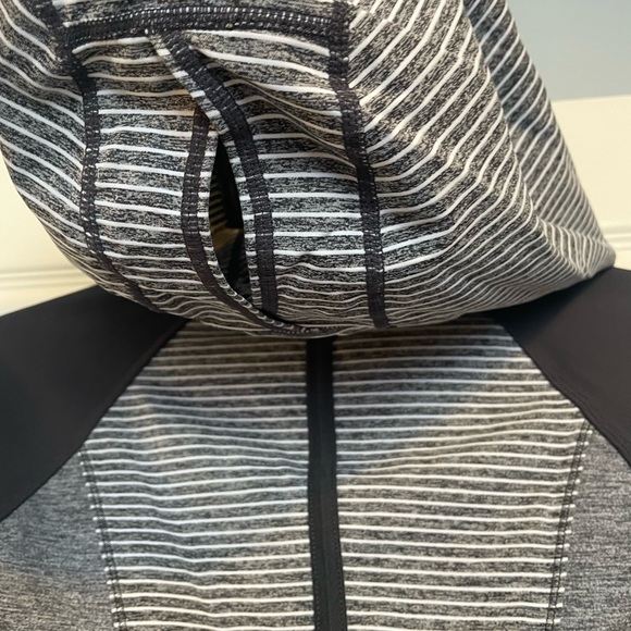 Lululemon🍋Sweater - Picture 9 of 11